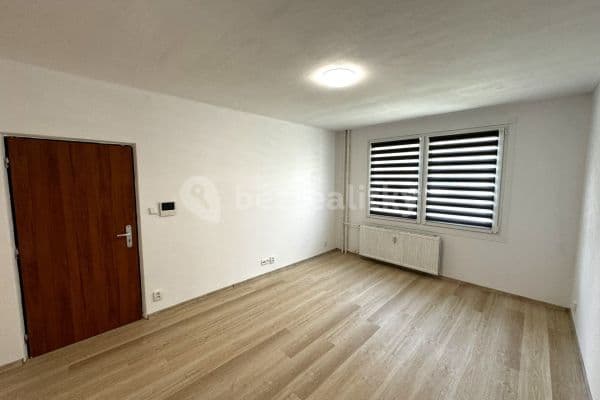 Studio flat for sale, 28 m², Bzenecká, Plzeň