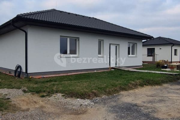 house for sale, 105 m², Zálezlice