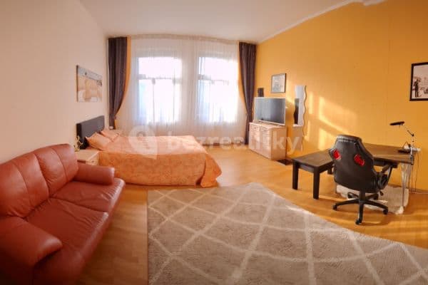3 bedroom flat for sale, 77 m², Moravská, Karlovy Vary