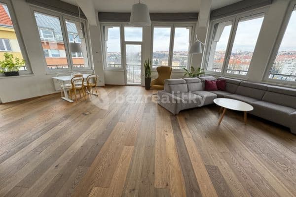3 bedroom with open-plan kitchen flat to rent, 146 m², Bartoškova, Praha