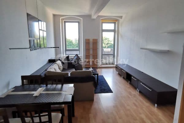 1 bedroom with open-plan kitchen flat to rent, 59 m², Zábrdovická, Brno