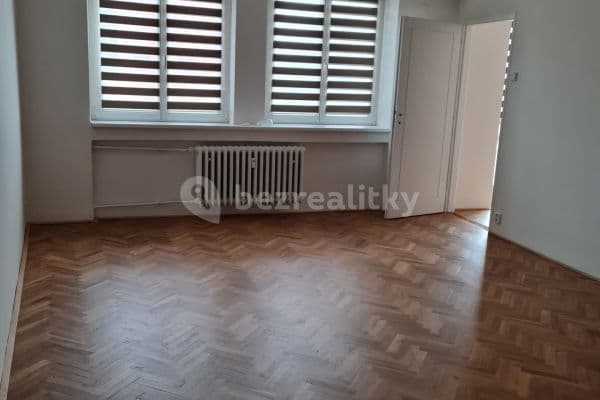 3 bedroom flat to rent, 80 m², Ambrožova, Praha