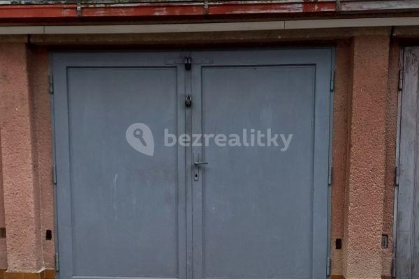 garage to rent, 18 m², Brno