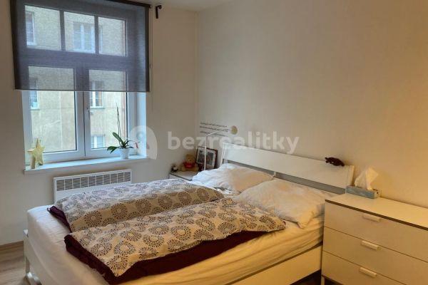 1 bedroom with open-plan kitchen flat for sale, 50 m², Biskupcova, Praha