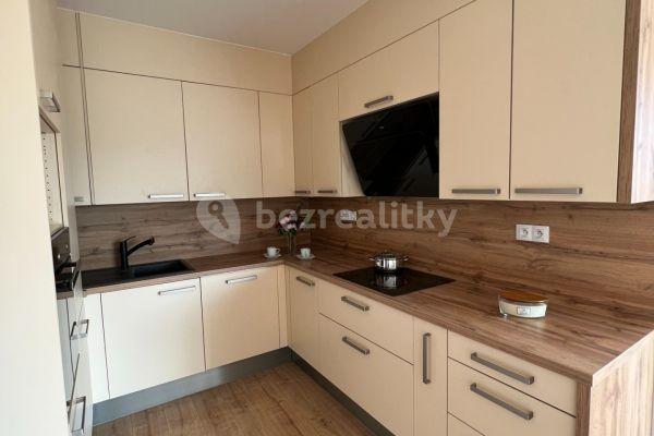 2 bedroom with open-plan kitchen flat to rent, 81 m², Emy Destinové, Jinočany