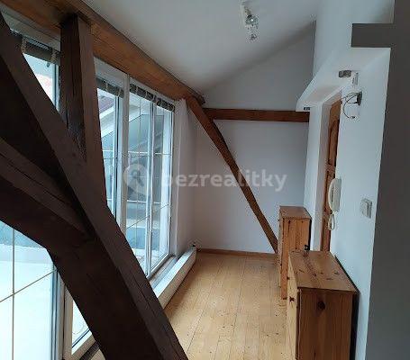 3 bedroom with open-plan kitchen flat to rent, 144 m², Tovačovského, Brno