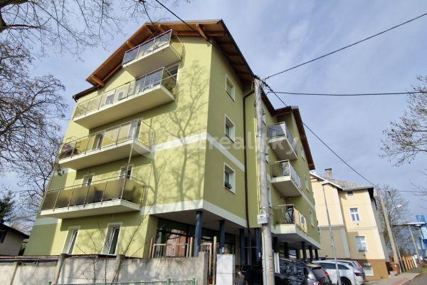 1 bedroom with open-plan kitchen flat to rent, 42 m², Kamenického, Karlovy Vary