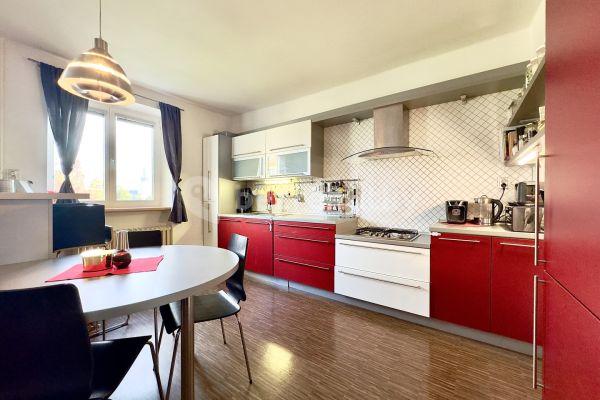 1 bedroom with open-plan kitchen flat for sale, 60 m², Komenského, 