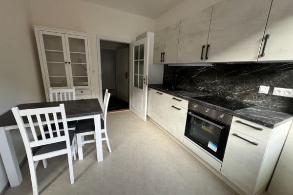 Studio flat to rent, 30 m², třída Dukelských hrdinů, Jáchymov Studio flat to rent, 30 m², třída Dukelských hrdinů, Jáchymov
