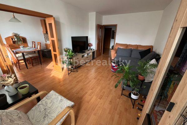 3 bedroom flat to rent, 75 m², Hněvkovského, Hlavní město Praha