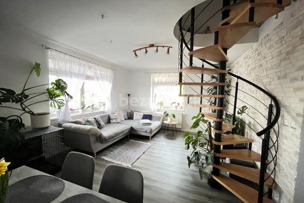 3 bedroom with open-plan kitchen flat for sale, 105 m², Na Větrníku, Chrudim