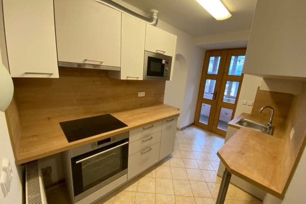 1 bedroom flat to rent, 37 m², Husova, Zlonice 1 bedroom flat to rent, 37 m², Husova, Zlonice