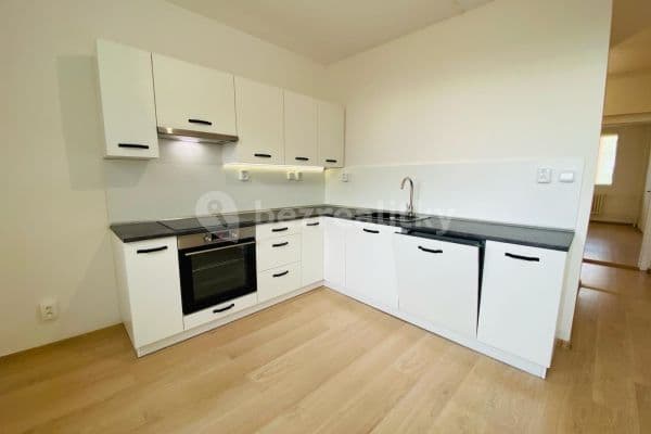 3 bedroom flat to rent, 71 m², Cholevova, 