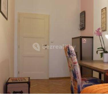 4 bedroom with open-plan kitchen flat to rent, 142 m², Vítězné náměstí, Hlavní město Praha