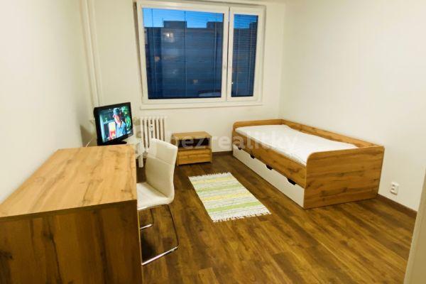 4 bedroom flat to rent, 95 m², Milánská, Hlavní město Praha
