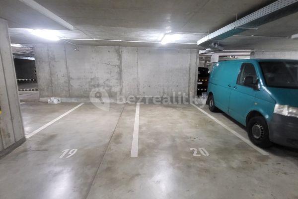 garage to rent, 12 m², Olgy Havlové, Praha