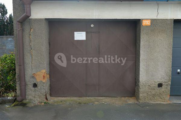 garage to rent, 20 m², Jaroslava Kociána, Kladno