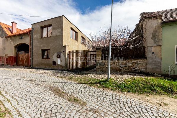 house for sale, 200 m², Charvatce, 