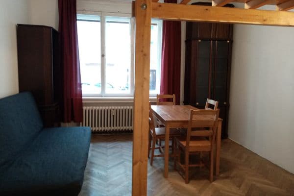 Small studio flat to rent, 25 m², U Smaltovny, Praha Small studio flat to rent, 25 m², U Smaltovny, Praha