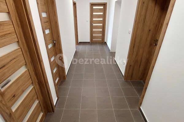 2 bedroom with open-plan kitchen flat to rent, 93 m², Mostecká, Vsetín 2 bedroom with open-plan kitchen flat to rent, 93 m², Mostecká, Vsetín
