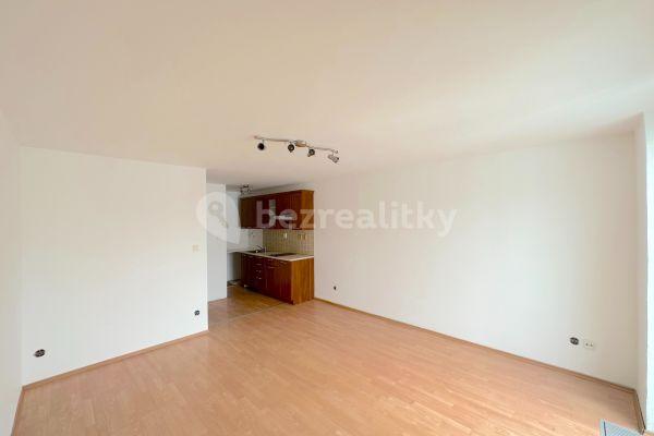 Studio flat to rent, 26 m², Divadelní, Brno