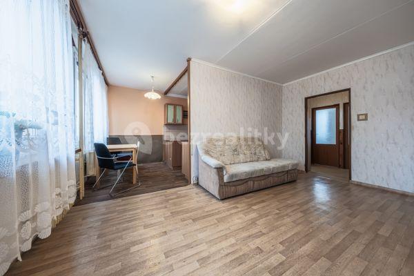 4 bedroom flat for sale, 65 m², Teplická, Prague, Prague