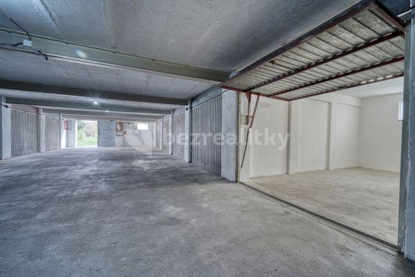 garage for sale, 755 m², Čermákova, 