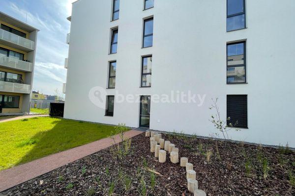 1 bedroom with open-plan kitchen flat to rent, 62 m², Pardubice