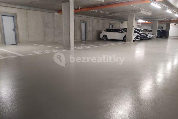 garage to rent, 13 m², Edmunda Husserla, Olomouc