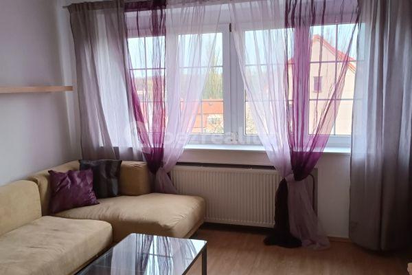 3 bedroom flat to rent, 85 m², V Uličce, Hostivice