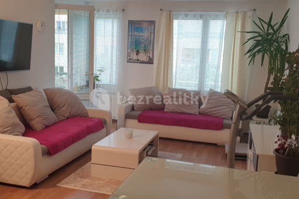 1 bedroom with open-plan kitchen flat for sale, 56 m², Werichova, Praha