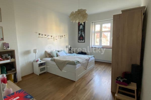 1 bedroom with open-plan kitchen flat to rent, 57 m², Šlikova, Praha 1 bedroom with open-plan kitchen flat to rent, 57 m², Šlikova, Praha