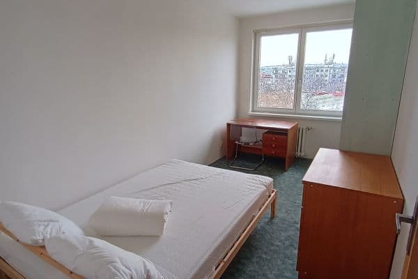 3 bedroom flat to rent, 80 m², Tusarova, Praha 3 bedroom flat to rent, 80 m², Tusarova, Praha