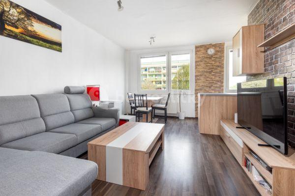 2 bedroom with open-plan kitchen flat for sale, 55 m², Bělehradská, 