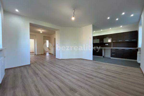 2 bedroom with open-plan kitchen flat to rent, 79 m², Máchova, 