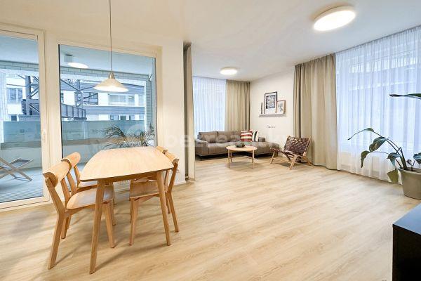3 bedroom flat to rent, 90 m², U Pergamenky, Praha
