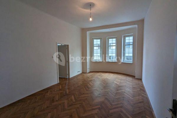 3 bedroom flat to rent, 94 m², Křídlovická, Brno