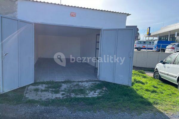garage to rent, 23 m², Kladno