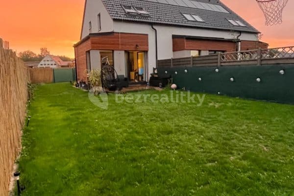 2 bedroom with open-plan kitchen flat to rent, 102 m², Smiřice 2 bedroom with open-plan kitchen flat to rent, 102 m², Smiřice