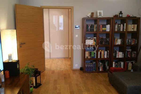 3 bedroom flat to rent, 75 m², Česká, Bratislava