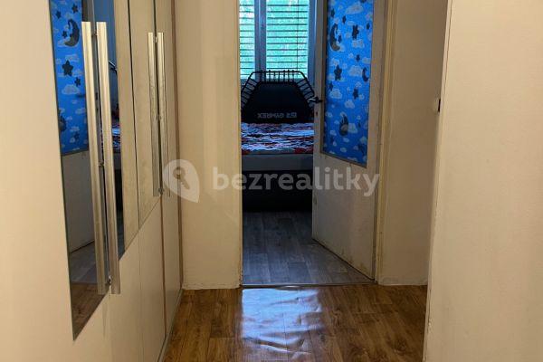 1 bedroom with open-plan kitchen flat for sale, 42 m², Za Opusem, Praha