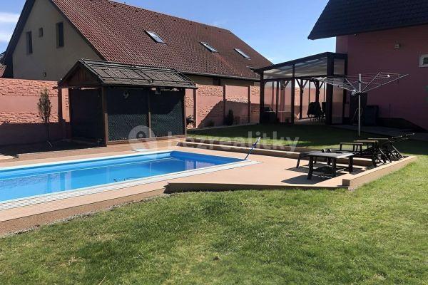 recreational property to rent, 0 m², Jemnice