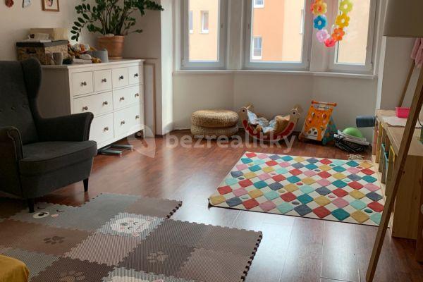 2 bedroom with open-plan kitchen flat to rent, 78 m², Dobrovského, Plzeň