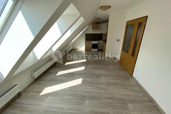 2 bedroom with open-plan kitchen flat to rent, 76 m², Husovo náměstí, Mladá Vožice
