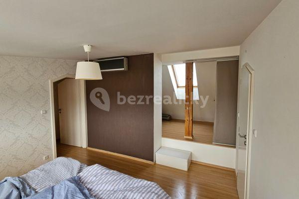 1 bedroom with open-plan kitchen flat to rent, 67 m², Roháčova, Hlavní město Praha