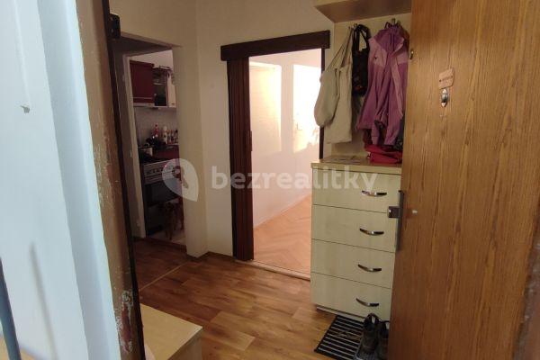 2 bedroom flat to rent, 57 m², Horolezecká, Praha