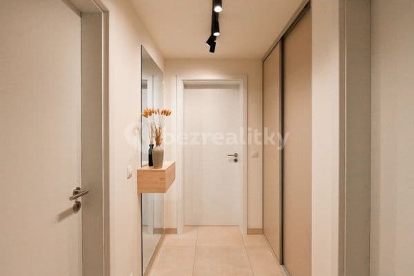 1 bedroom with open-plan kitchen flat for sale, 58 m², Anny Čížkové, Praha