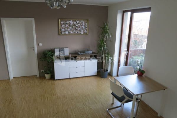 1 bedroom with open-plan kitchen flat to rent, 57 m², Na Srážku, Hlavní město Praha