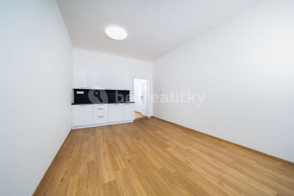 Studio flat to rent, 25 m², Jihlavská, Hlavní město Praha