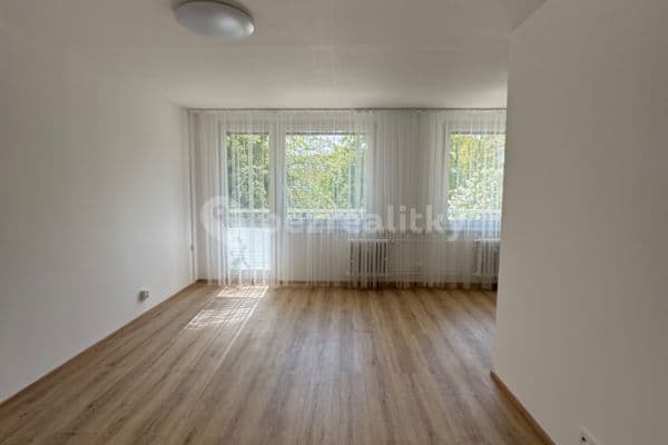 2 bedroom with open-plan kitchen flat to rent, 69 m², Litvínovská, Hlavní město Praha